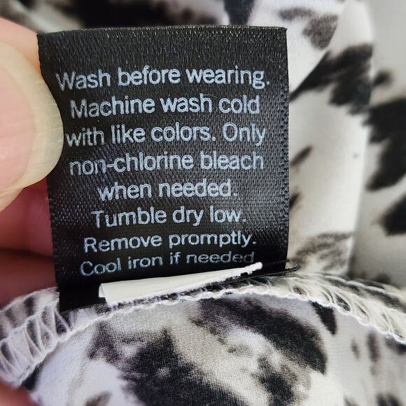 Simply Vera Wang Faux Wrap Blouse Flared Bottom Ruched Sleeves Size S - Picture 10 of 10